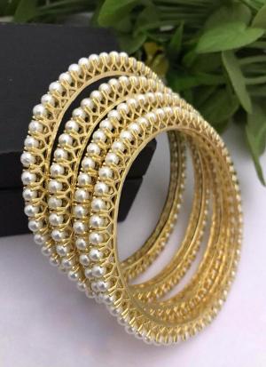 Handcrafted Gold Bangles with Lattice Pearl