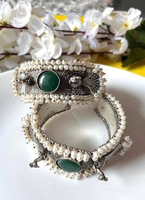 Silver Pearl Bracelets with Green Gemstone