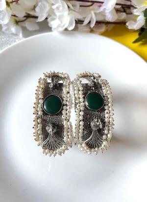 Silver Pearl Bracelets with Green Gemstone