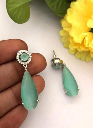 Elegant Green Earrings