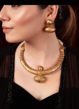 Ornate Gold Necklace & Matching Earrings