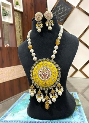 Yellow Pendant Necklace & Matching Earrings