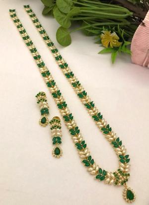 Green Leaf  Necklace Set with Matching Earrings