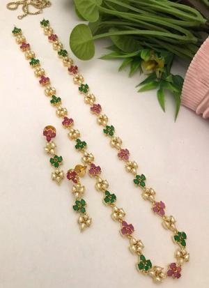 Necklace Set with Green & Pink Gemstones, Pearls & Matching Earrings