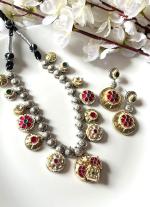 Circulalar Pendants Choker Necklace Set with Matching Earrings