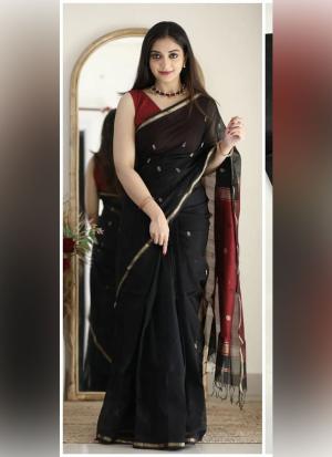 Black Silk Cotton Saree with Sleek Borders & Contrast Pallu