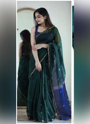 Green Silk Cotton Saree with Sleek Borders & Contrast Pallu